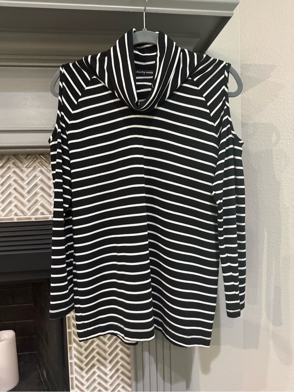 cha cha vente Black & White Striped Cold-Shoulder Cowl Neck Top